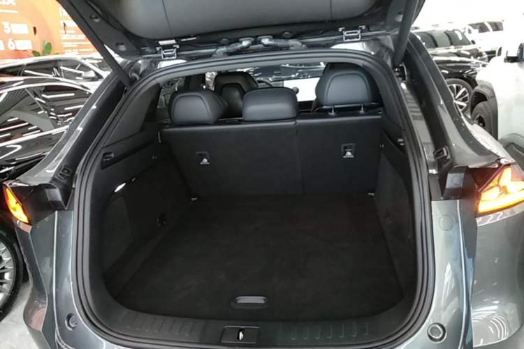 Used Deepal S07 2023 200Max Range-Extended Version Trunk