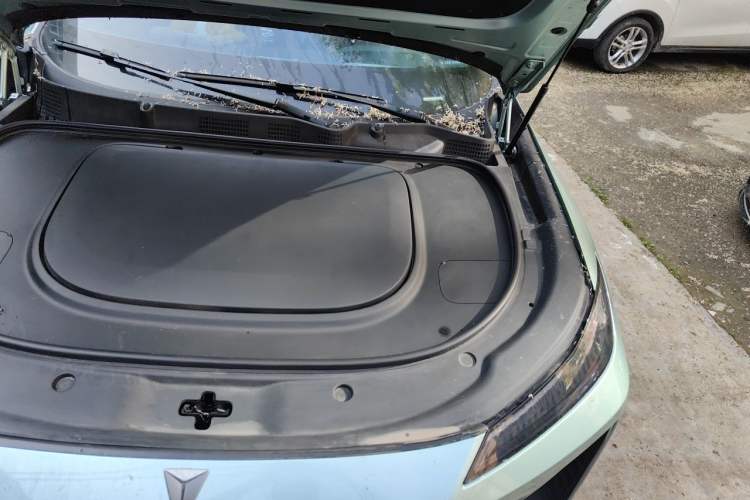 Used Deepal S07 2023 200Max Range-Extended Version Engine Bay Left