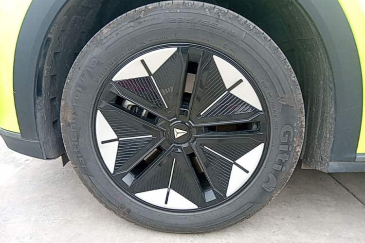 Used Deepal S07 2023 520Max Pure Electric Version Left Front Wheel Hub