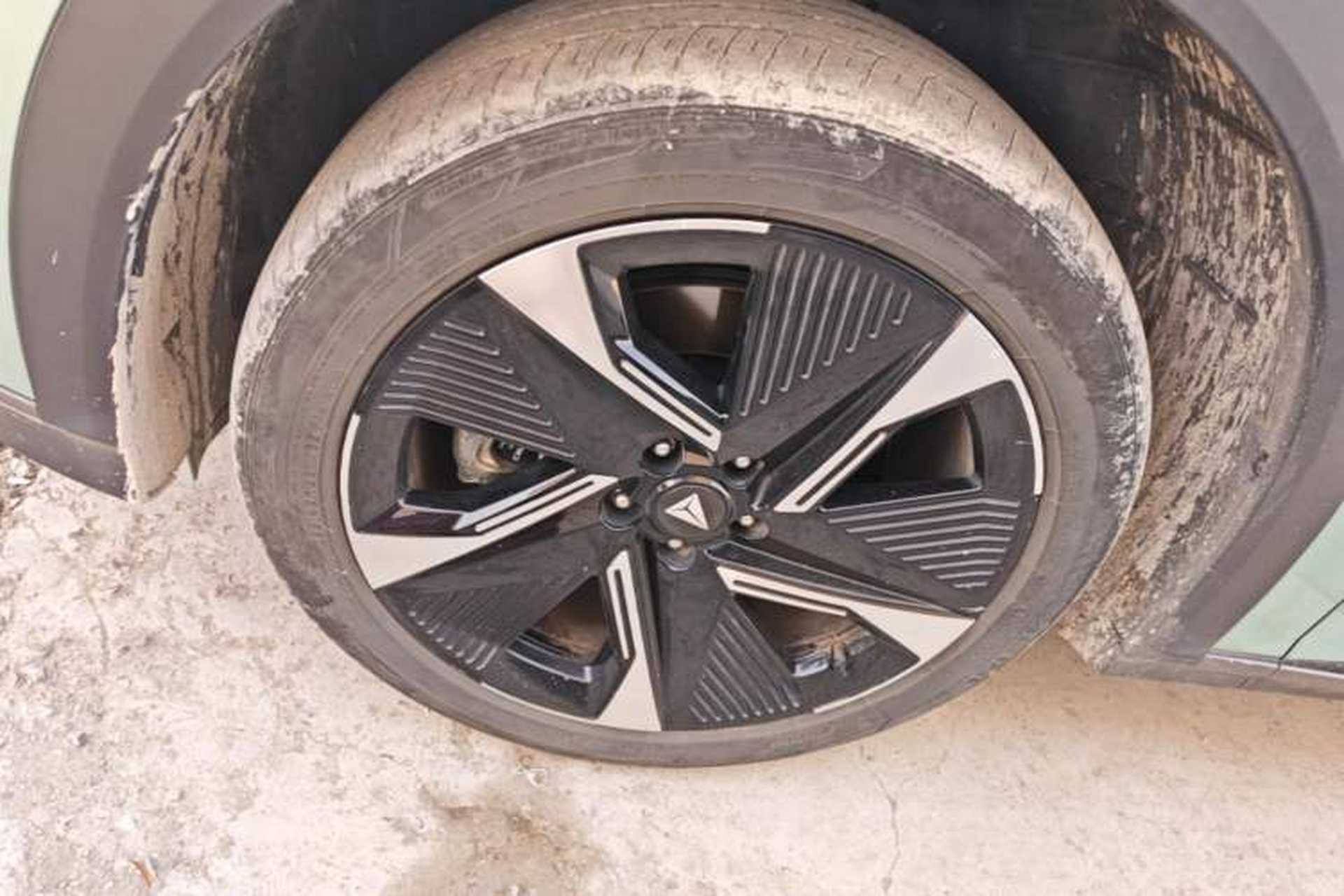 Used Deepal S07 2023 520Max Pure Electric Version Left Front Wheel Hub