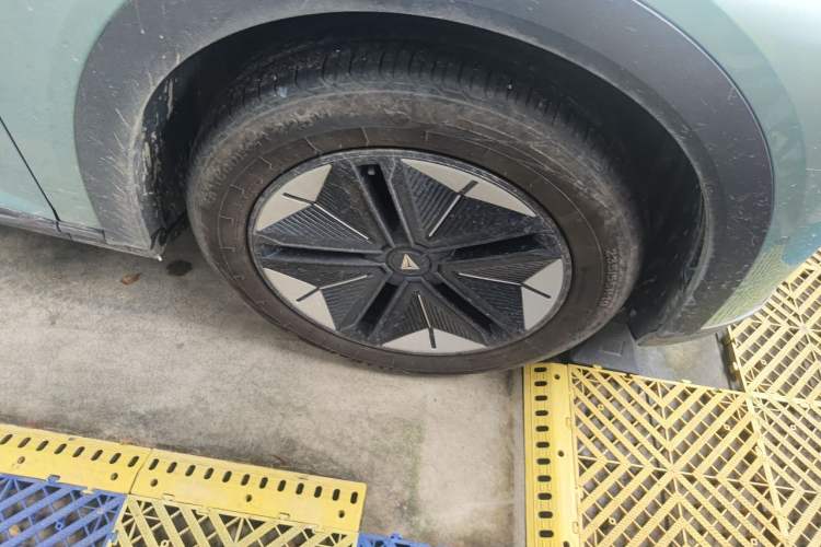 Used Deepal S07 2023 S7i 200Max Extended-Range Model Right Front Wheel Hub