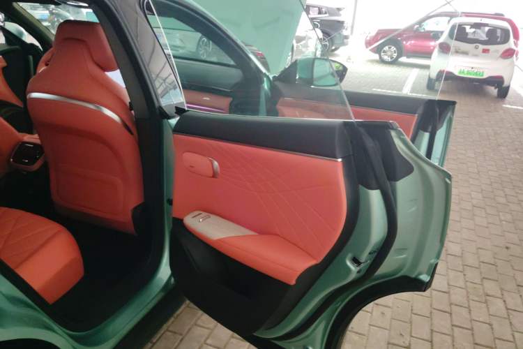 Used Deepal S07 2023 620Max Pure Electric Version Right Rear Door Interior