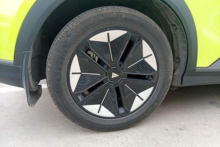 Used Deepal S07 2023 520Max Pure Electric Version Right Rear Wheel Hub