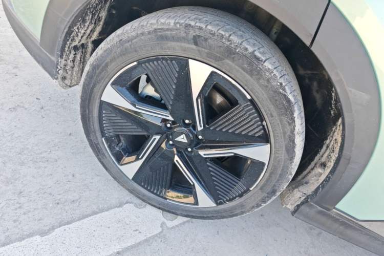 Used Deepal S07 2023 520Max Pure Electric Version Right Rear Wheel Hub