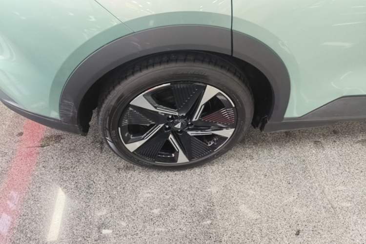 Used Deepal S07 2023 620Max Pure Electric Version Right Rear Wheel Hub