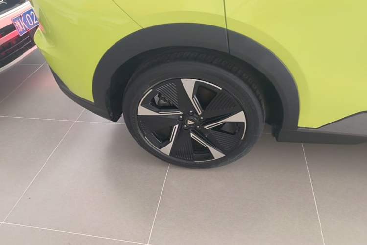 Used Deepal S07 2023 620Max Pure Electric Version Right Rear Wheel Hub