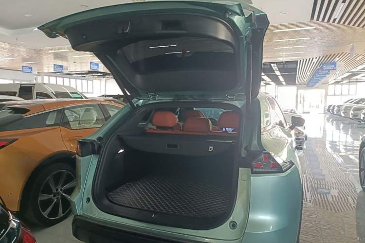 Used Deepal S07 2023 200Max Range-Extended Version Trunk