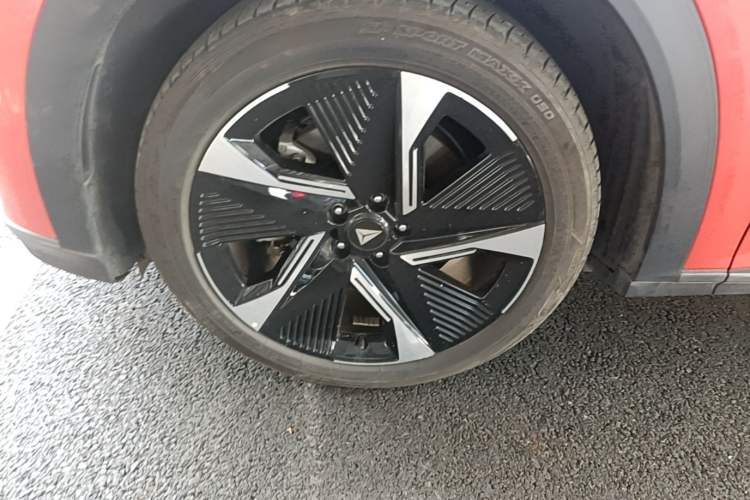 Used Deepal S07 2023 620Max Pure Electric Version Left Front Wheel Hub