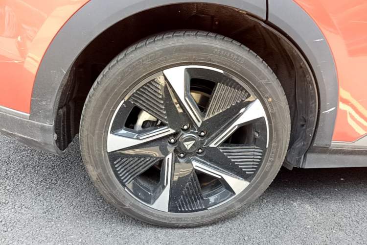 Used Deepal S07 2023 620Max Pure Electric Version Right Rear Wheel Hub