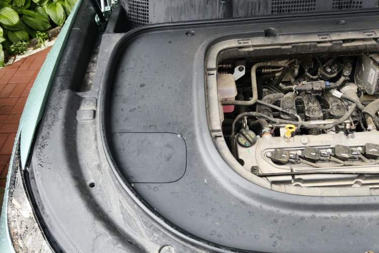 Used Deepal S07 2023 200Max Range-Extended Version Engine Bay Right