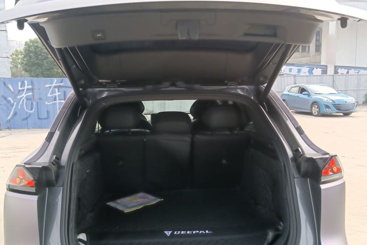 Used Deepal S07 2023 200Max Range-Extended Version Trunk