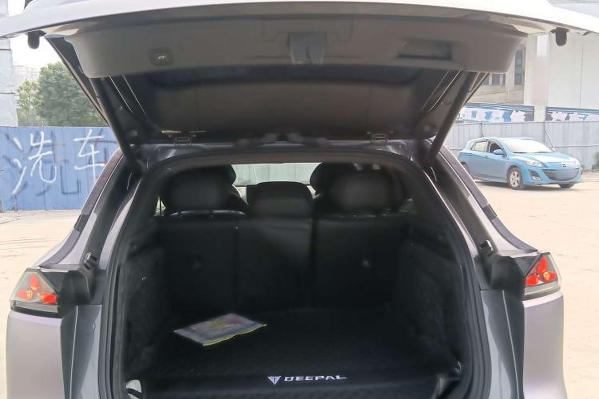 Used Deepal S07 2023 200Max Range-Extended Version Trunk