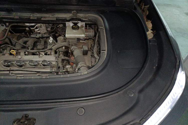 Used Deepal S07 2023 200Max Range-Extended Version Engine Bay Left