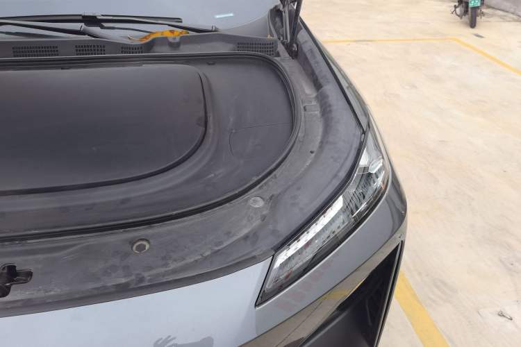 Used Deepal S07 2023 200Max Range-Extended Version Engine Bay Left