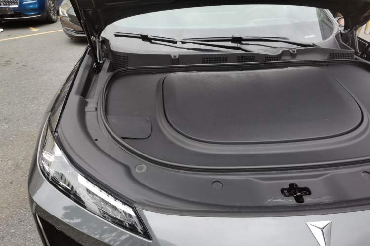 Used Deepal S07 2023 200Max Range-Extended Version Engine Bay Right