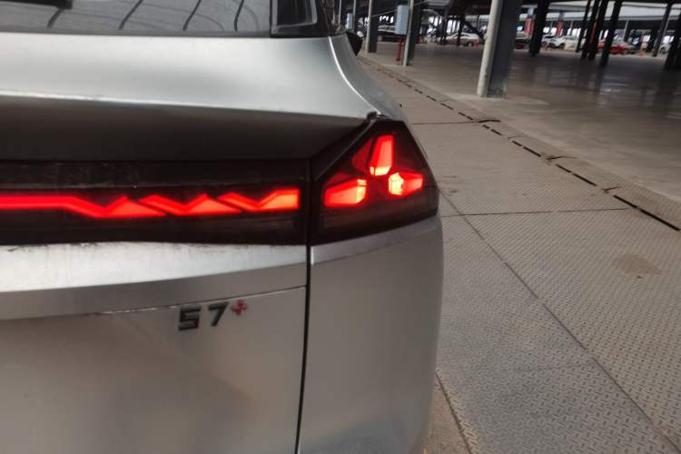 Used Deepal S07 2023 200Max Range-Extended Version Exterior 6