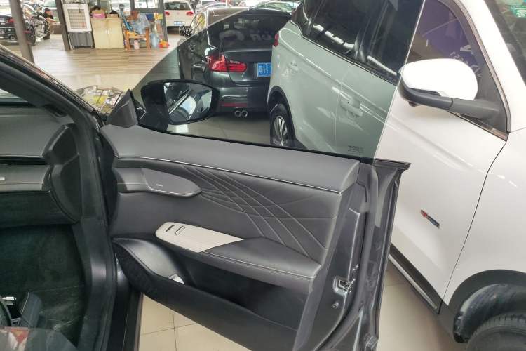 Used Deepal S07 2023 200Max Range-Extended Version Interior 6