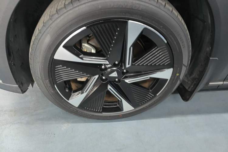 Used Deepal S07 2023 S7i 200Max Extended-Range Model Left Front Wheel Hub
