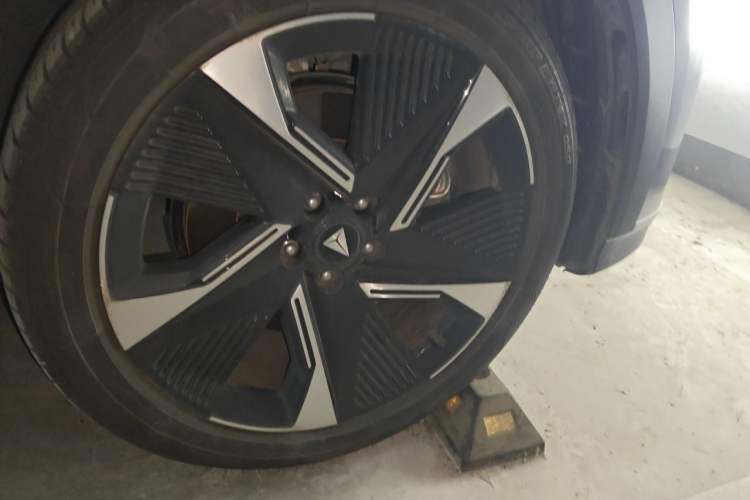 Used Deepal S07 2023 200Max Range-Extended Version Right Front Wheel Hub
