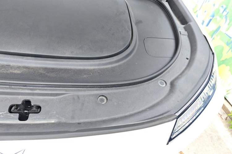 Used Deepal S07 2023 200Max Range-Extended Version Engine Bay Left