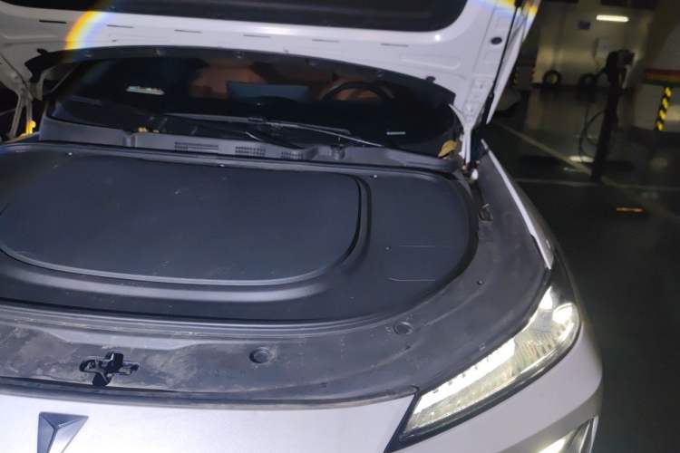 Used Deepal S07 2023 200Max Range-Extended Version Engine Bay Left