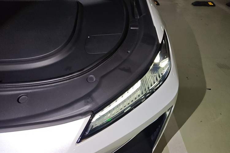 Used Deepal S07 2023 200Max Range-Extended Version Engine Bay Left