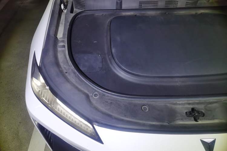 Used Deepal S07 2023 200Max Range-Extended Version Engine Bay Right