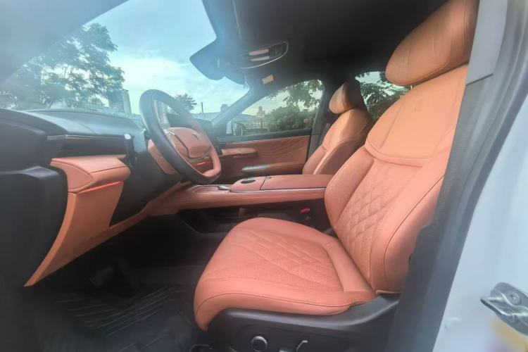 Used Deepal S07 2023 620Max Pure Electric Version Interior 4