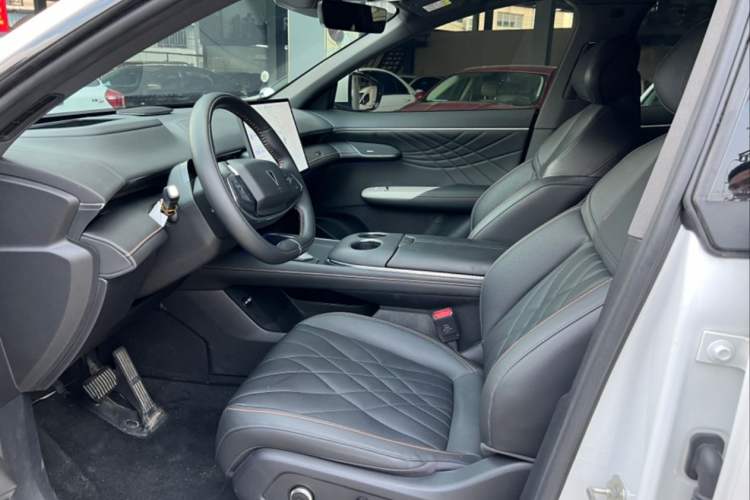 Used Deepal S07 2023 200Max Range-Extended Version Interior 4