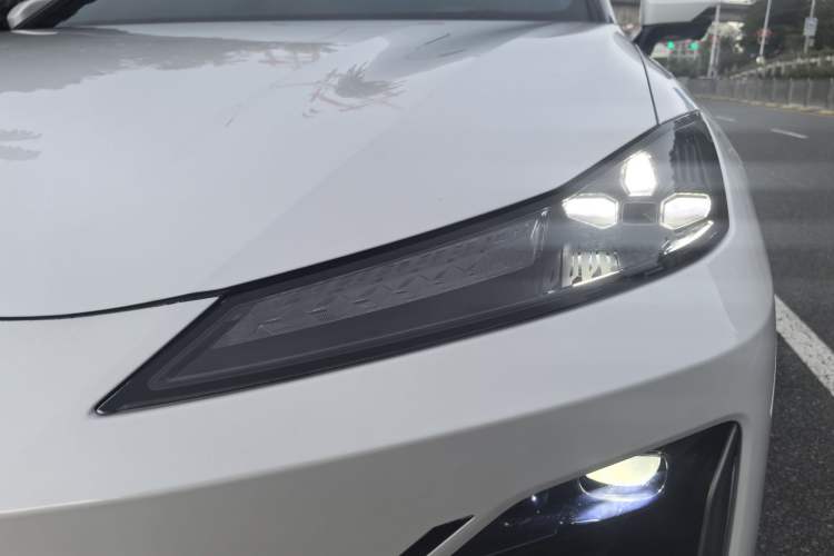 Used Deepal S07 2023 620Max Pure Electric Version Left Front Headlight