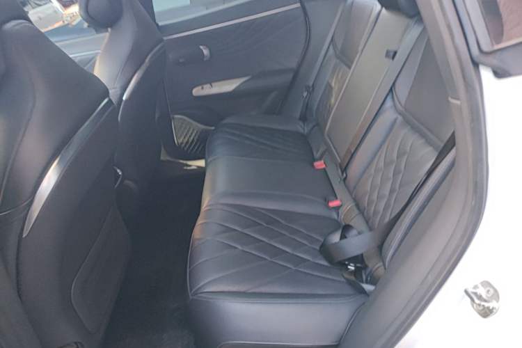 Used Deepal S07 2023 620Max Pure Electric Version Left Rear Seat