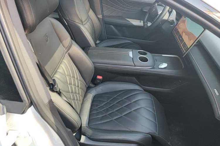 Used Deepal S07 2023 620Max Pure Electric Version Right Front Seat