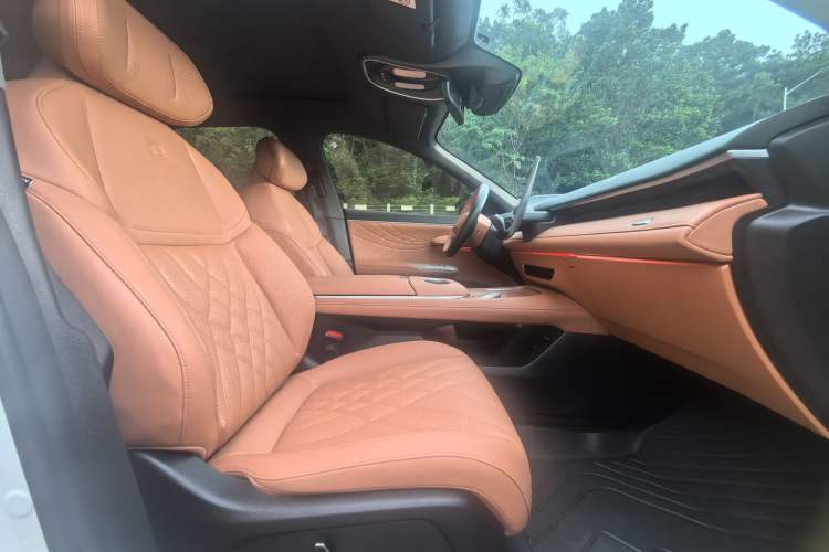 Used Deepal S07 2023 620Max Pure Electric Version Right Front Seat