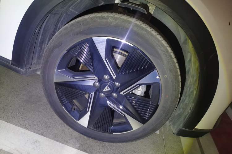 Used Deepal S07 2023 200Max Range-Extended Version Right Front Wheel Hub