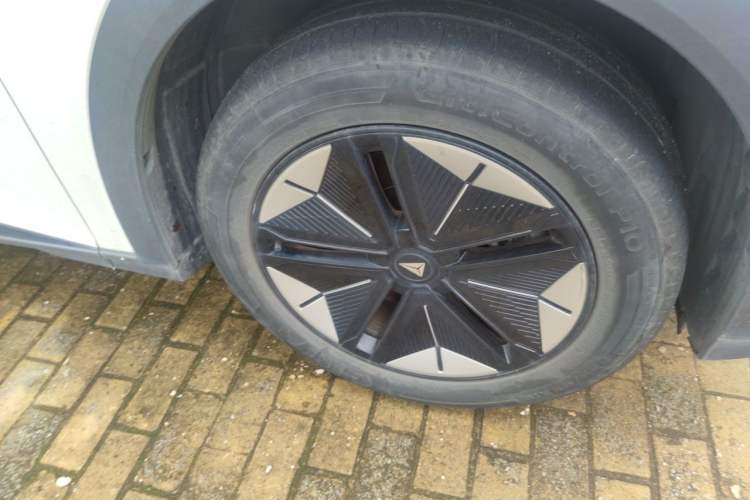 Used Deepal S07 2023 200Max Range-Extended Version Right Front Wheel Hub