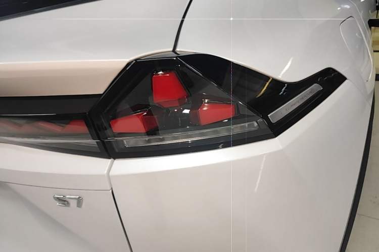 Used Deepal S07 2023 S7i 200Max Extended-Range Model Right Rear Taillight