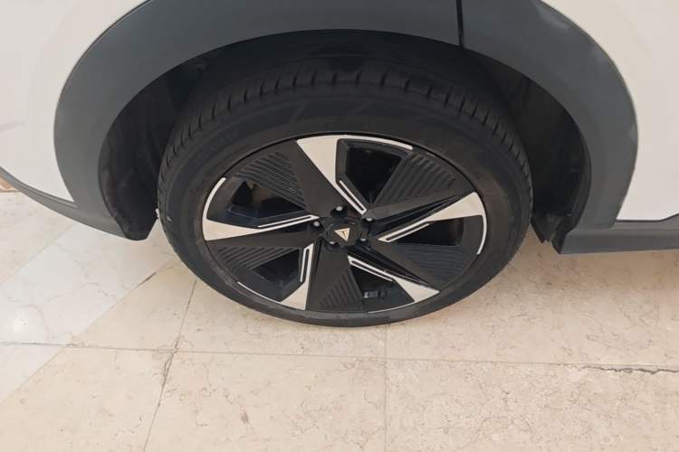 Used Deepal S07 2023 121Max Range-Extended Version Right Rear Wheel Hub