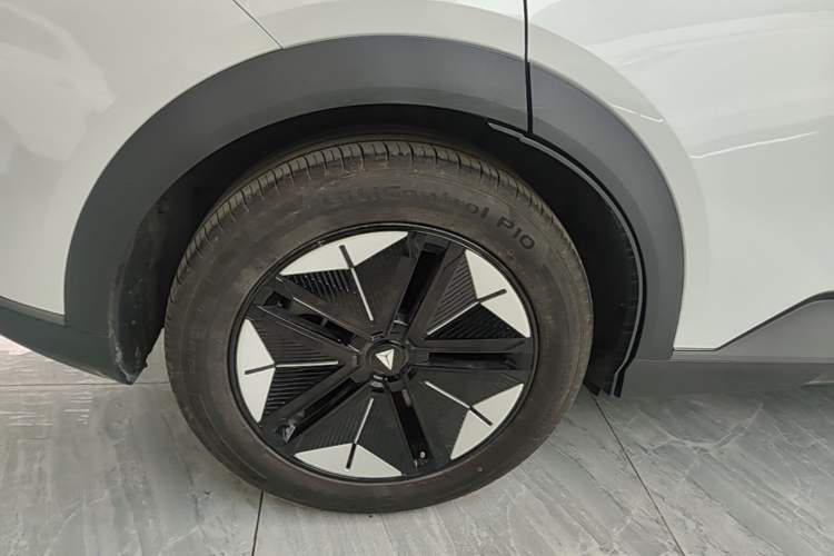 Used Deepal S07 2023 520Max Pure Electric Version Right Rear Wheel Hub