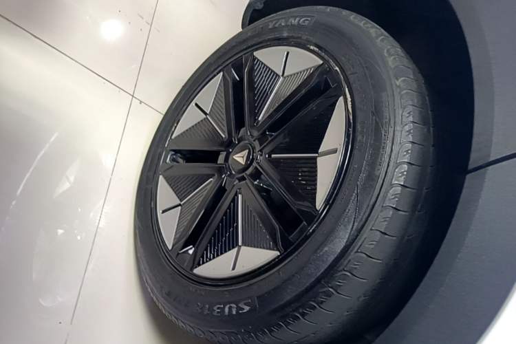Used Deepal S07 2023 620Max Pure Electric Version Right Rear Wheel Hub