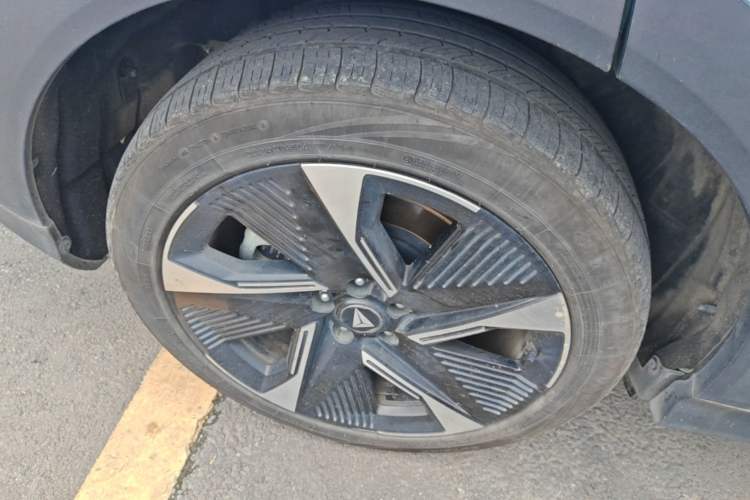 Used Deepal S07 2023 620Max Pure Electric Version Right Rear Wheel Hub