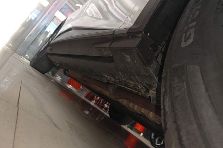 Used Deepal S07 2023 200Max Range-Extended Version Right Side Sill