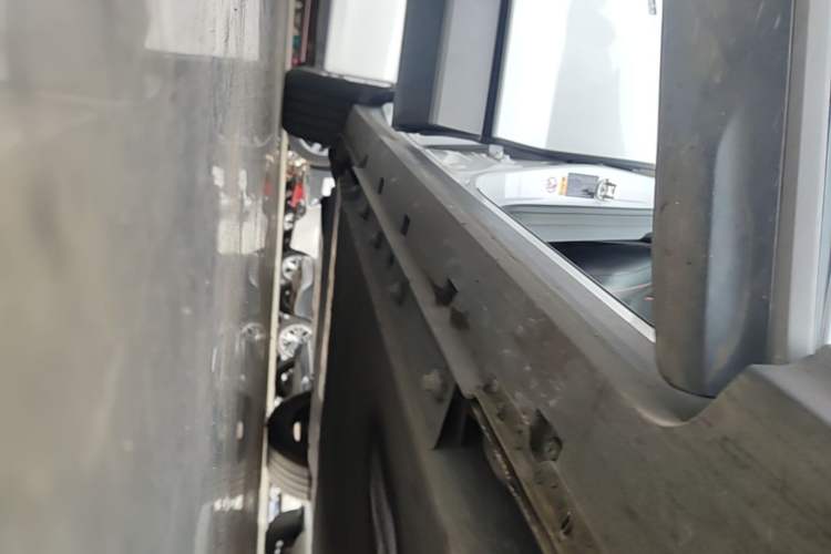 Used Deepal S07 2023 520Max Pure Electric Version Right Side Sill