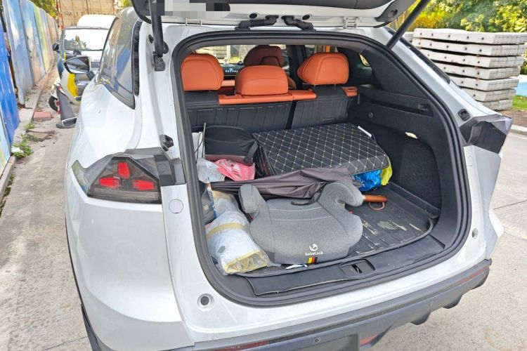 Used Deepal S07 2023 200Max Range-Extended Version Trunk