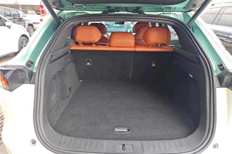 Used Deepal S07 2023 620Max Pure Electric Version Trunk