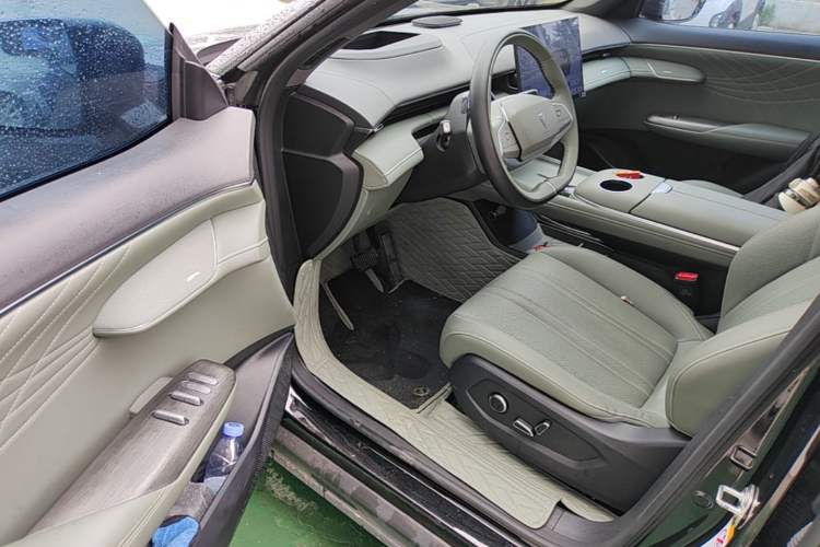Used Deepal S07 2024 215Max Range-Extended Version Driver Seat