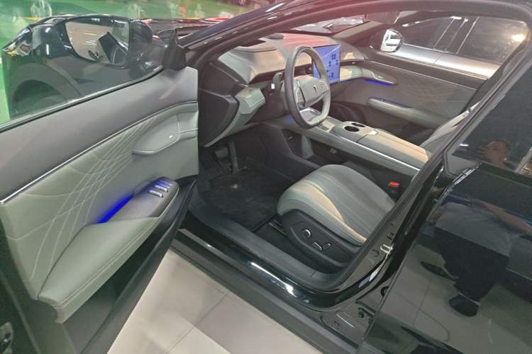 Used Deepal S07 2024 215Max Range-Extended Version Driver Seat