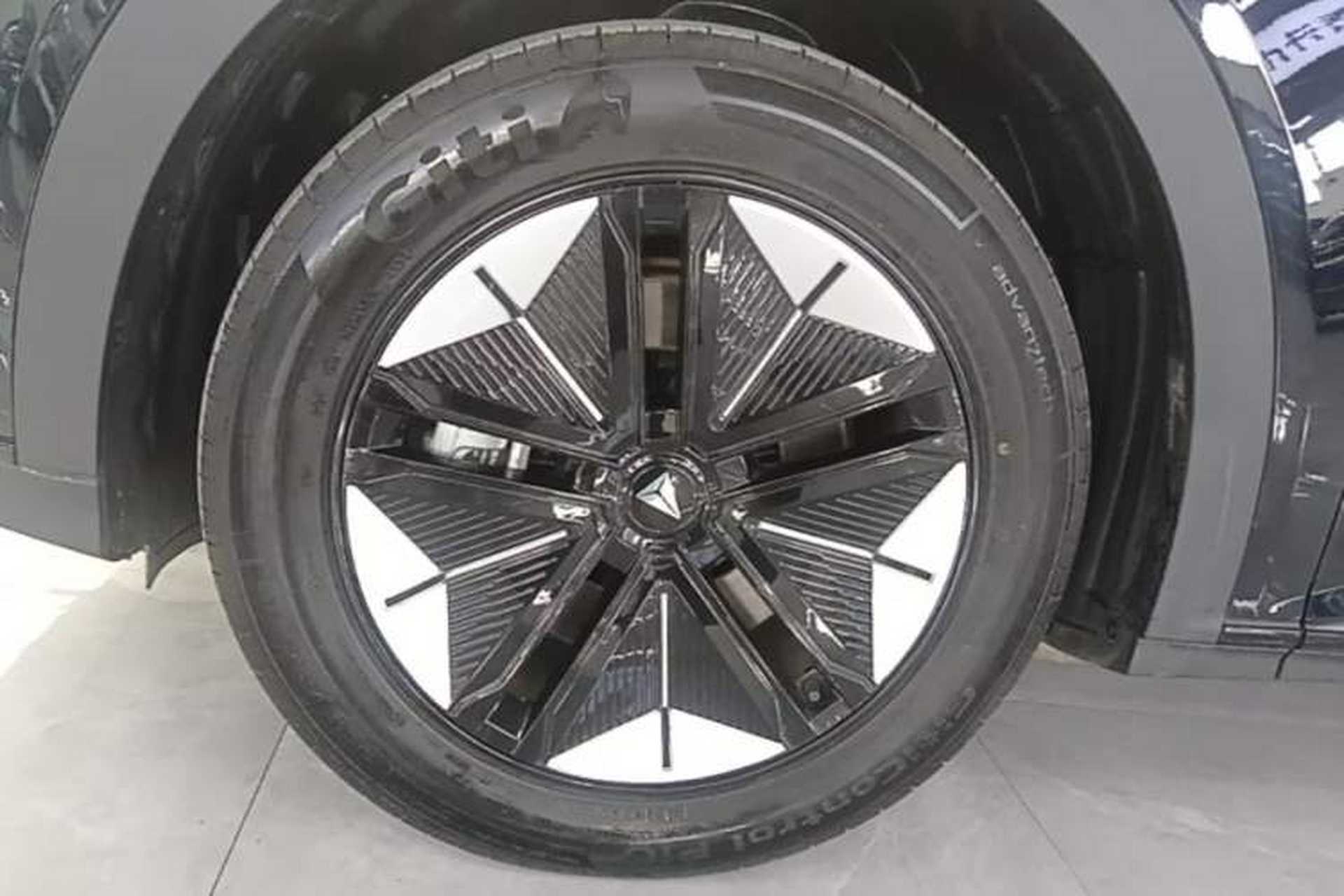 Used Deepal S07 2024 520Max Pure Electric Version Left Front Wheel Hub