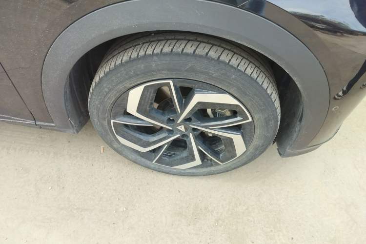 Used Deepal S07 2024 520Max Qiankun Intelligent Driving ADS SE Pure Electric Version Right Front Wheel Hub
