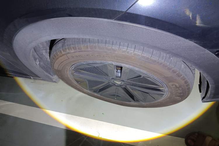 Used Deepal S07 2024 285Max Qiankun Intelligent Driving ADS SE Range-Extended Version Right Front Wheel Hub