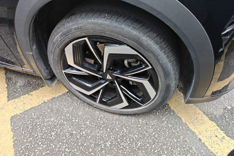 Used Deepal S07 2024 215Max Qiankun Intelligent Driving ADS SE Range-Extended Version Right Front Wheel Hub